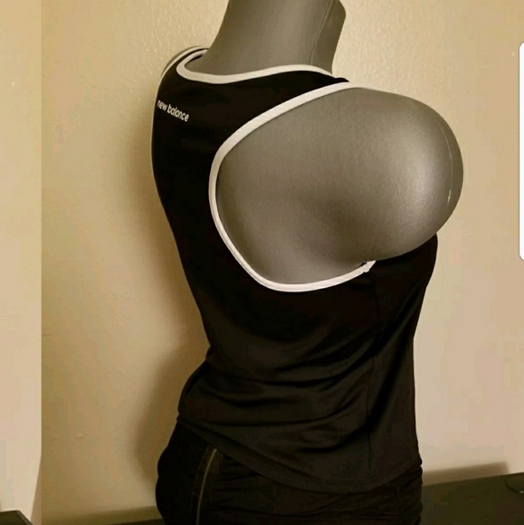 👄👄New Balance Yoga/Workout Top Black👄👄 - Picture 7 of 8